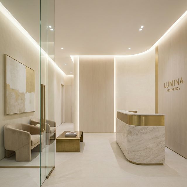 Sesión de cuidado facial en Estética Aurora